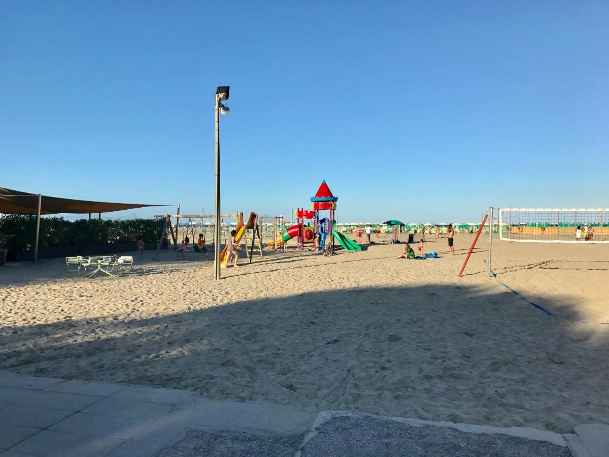 Dena Chalets - Lido Di Spina At The Beach Экстерьер фото