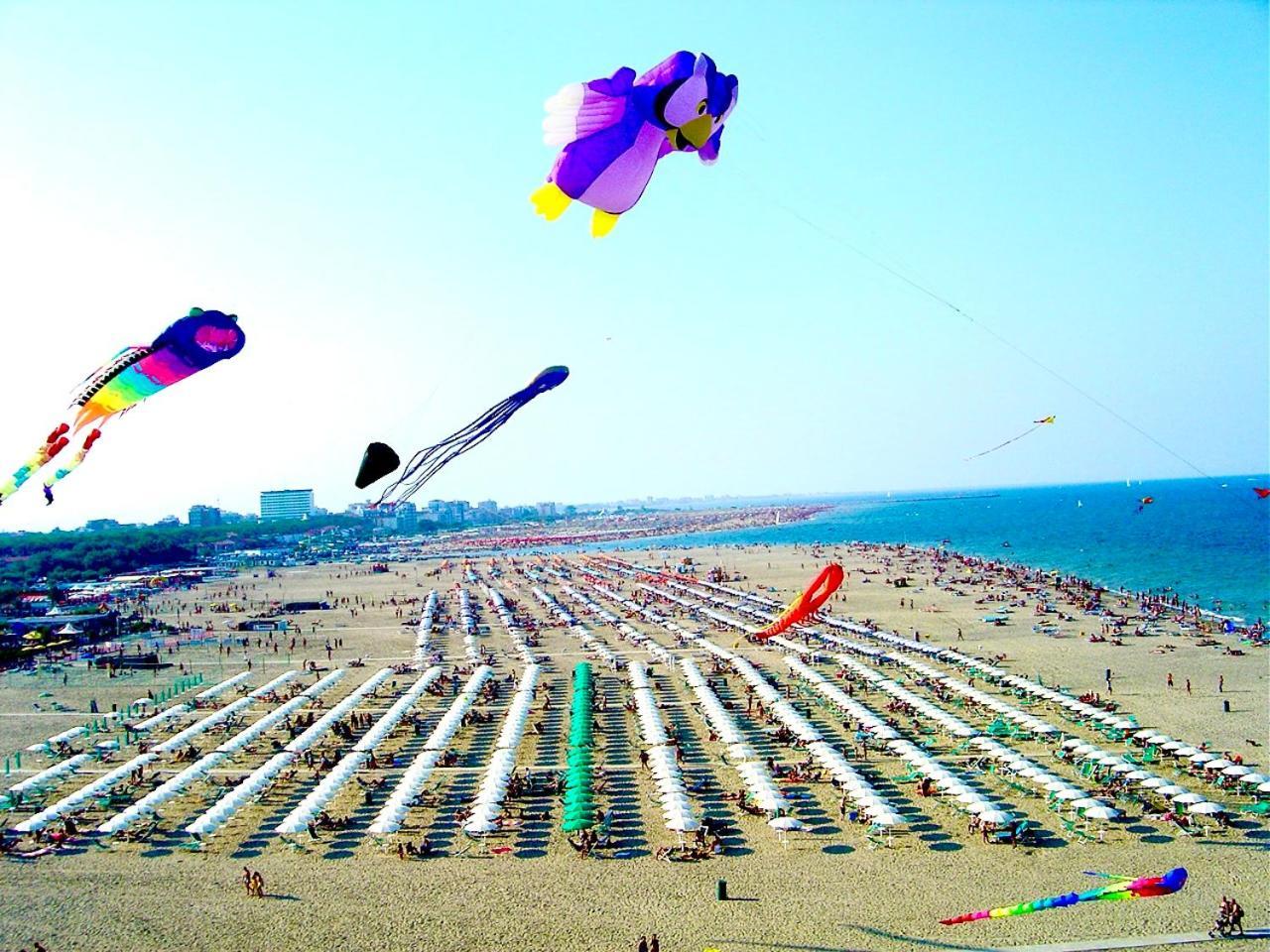 Dena Chalets - Lido Di Spina At The Beach Экстерьер фото