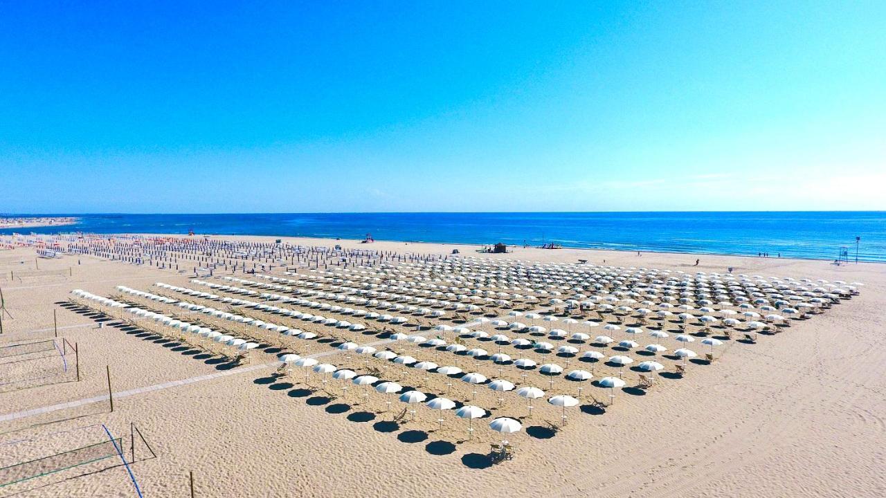 Dena Chalets - Lido Di Spina At The Beach Экстерьер фото