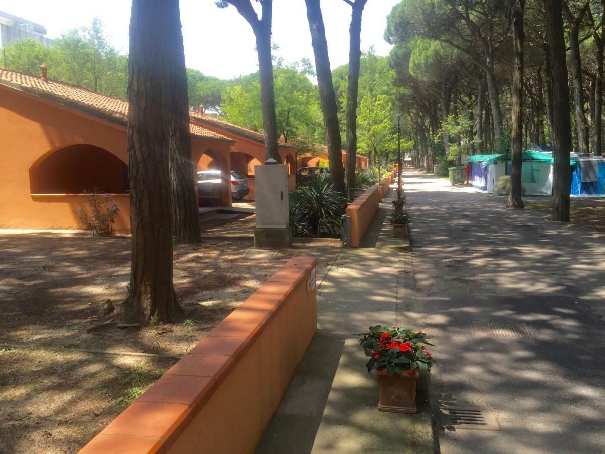 Dena Chalets - Lido Di Spina At The Beach Экстерьер фото